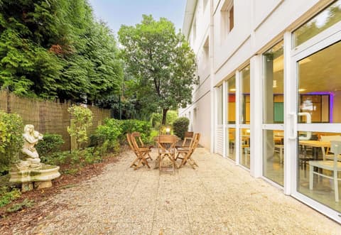 B&B HOTEL Douai Parc des Expos Cuincy, Terrace/patio