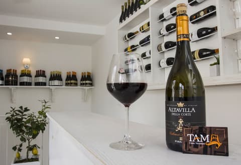 TAM Casa Vacanze, Bar (on property)