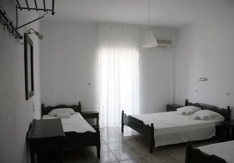Armadoros Hotel Ios Backpackers, Room