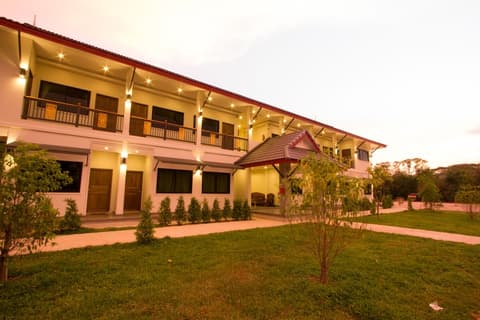 The Rise Resort, Front of property - evening/night