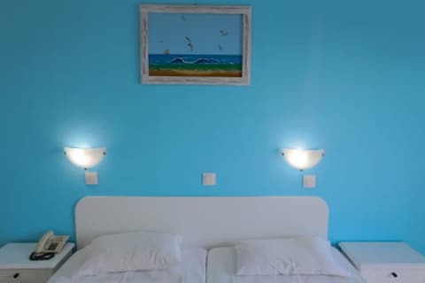 Romantza Mare, Room