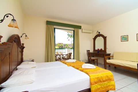 Trefon Hotel Apartments and Suites, Room