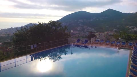 Suisse Thermal Village, Outdoor pool