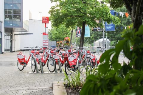 Lancaster Hotel, Bicycling