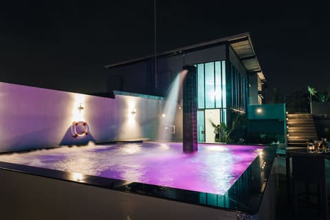 The Xtreme Suites, Outdoor pool