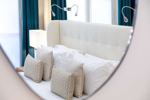 Hotel Camille Paris Gare de Lyon, Tapestry Collection by Hilton, Room