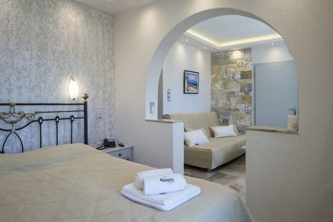 Contaratos Beach, Room