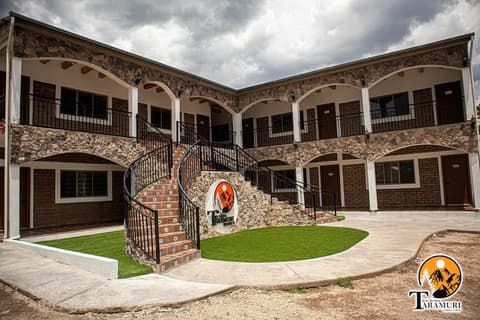 Hotel Taramuri, Front of property