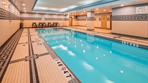 Best Western Premier Toronto Airport Carlingview Hotel, Pool