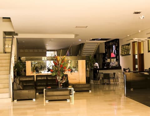 Hotel Dorado La 70, Lobby