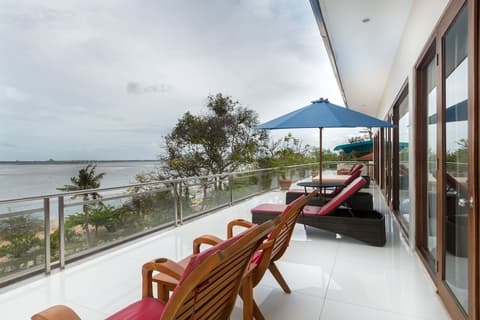 Peninsula Bay Resort, Balcony