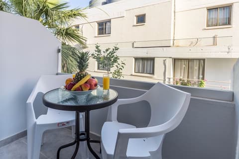Paul Marie Hotel Apartments, Balcony