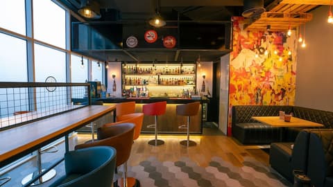 Hilton Garden Inn Dubai Jumeirah, Bar (on property)