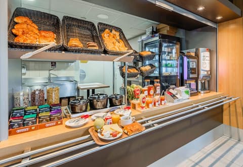 B&B HOTEL Colmar Vignobles, Breakfast buffet