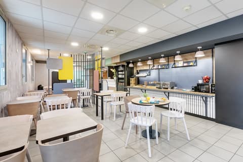 B&B HOTEL Lille Centre Grand Palais, Breakfast area