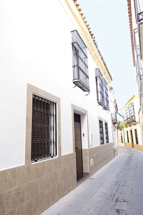 Casa de los Faroles, Front of property