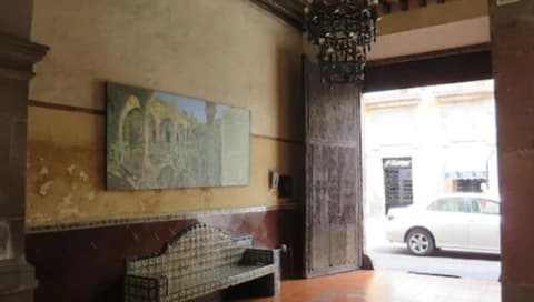 Hotel Hidalgo, Interior entrance