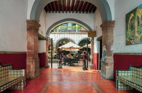 Hotel Hidalgo, Interior entrance