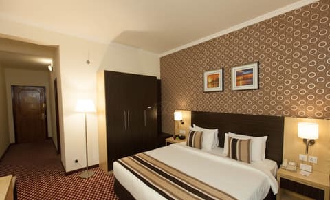 Fortune Karama Hotel, Room