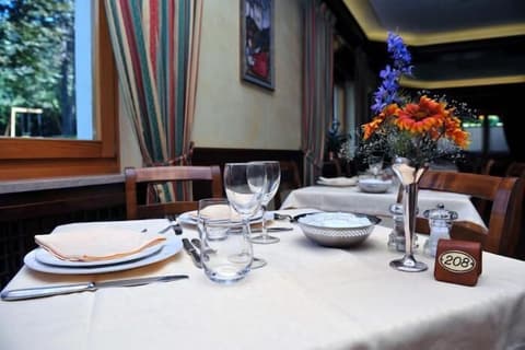 Hotel Beau Sejour, Restaurant