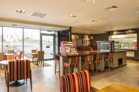 Premier Inn Wrexham City Centre, Restaurant