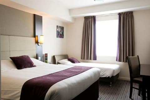Premier Inn Edinburgh A1 - Newcraighall, Room