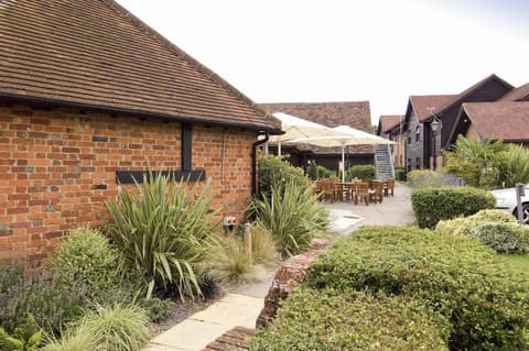 Premier Inn Sandhurst, Exterior