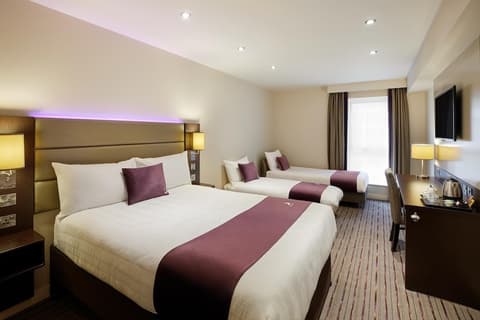 Premier Inn Glasgow East Kilbride Central, Room