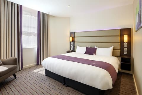 Premier Inn Glasgow East Kilbride Central, Room