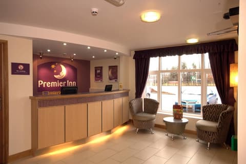 Premier Inn Dumbarton/Loch Lomond, Reception