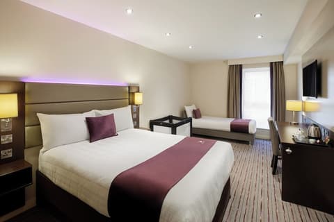 Premier Inn Slough, Room