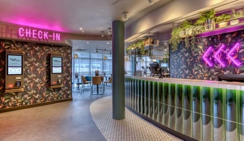 Premier Inn London Southwark Tate Modern, Reception