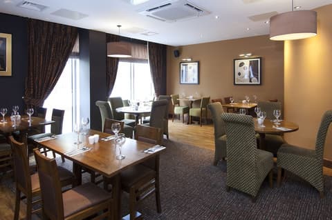 Premier Inn London Ealing, Restaurant