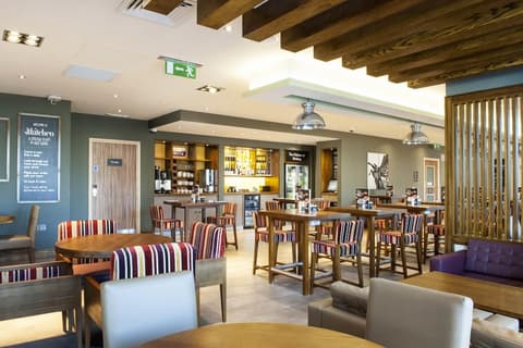 Premier Inn Woking Town Centre, Restaurant