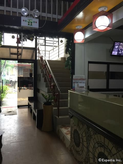 Constrell Pension House, Lobby