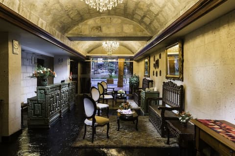 Katari Hotel At Plaza de Armas, Interior entrance