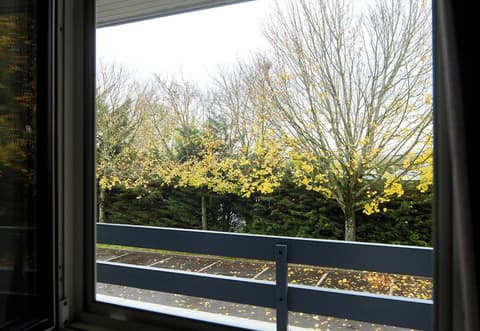 B&B Hôtel La Queue En Brie, View from property