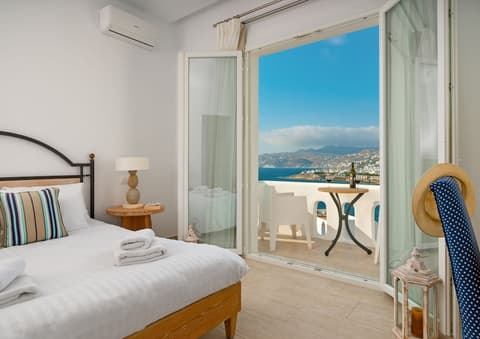 Cape Mykonos, Room