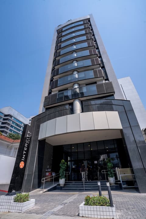 Intercity Interative São Paulo Jardins, Front of property