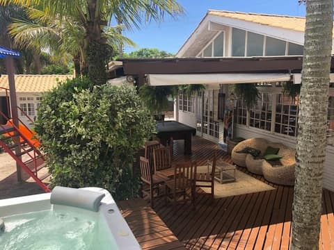 Pousada Ponta do Lobo, Outdoor spa tub