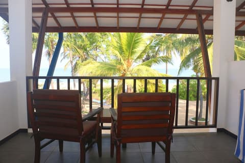 Wellé Wadiya, Balcony