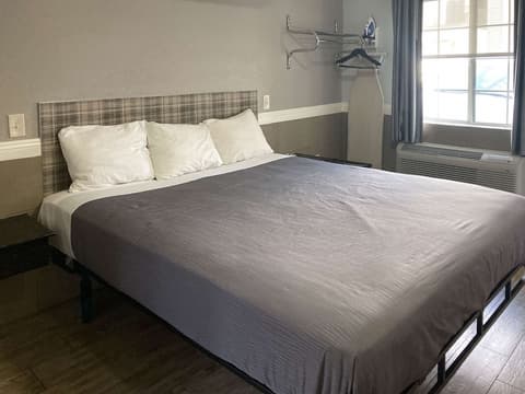 Motel 6 Glendale, CA – Pasadena Burbank Los Angeles, Room