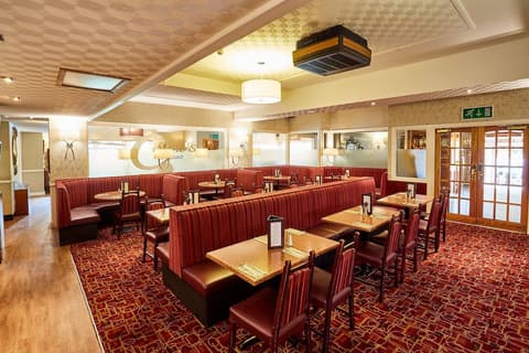 Abbotsford Hotel, Bar (on property)