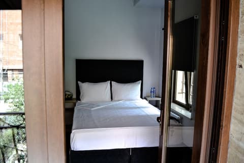 Elysium Gallery Hotel, Room