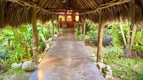 Macan Ché, Interior entrance