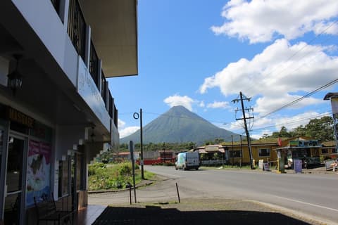 Regina Hotel, Front of property