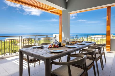 Coral Estate Rentals, In-room dining