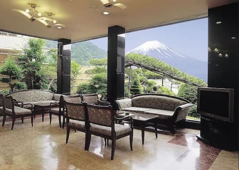 Hotel Mifujien, Lobby sitting area