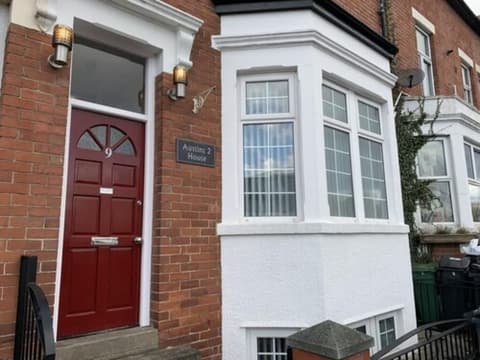 Austins Self Service Guest House, Interior entrance