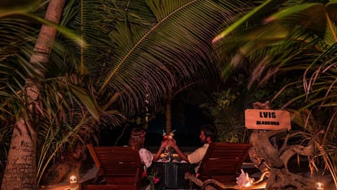 LVIS blancura, Outdoor dining